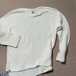 Elegant White Knit Sweater